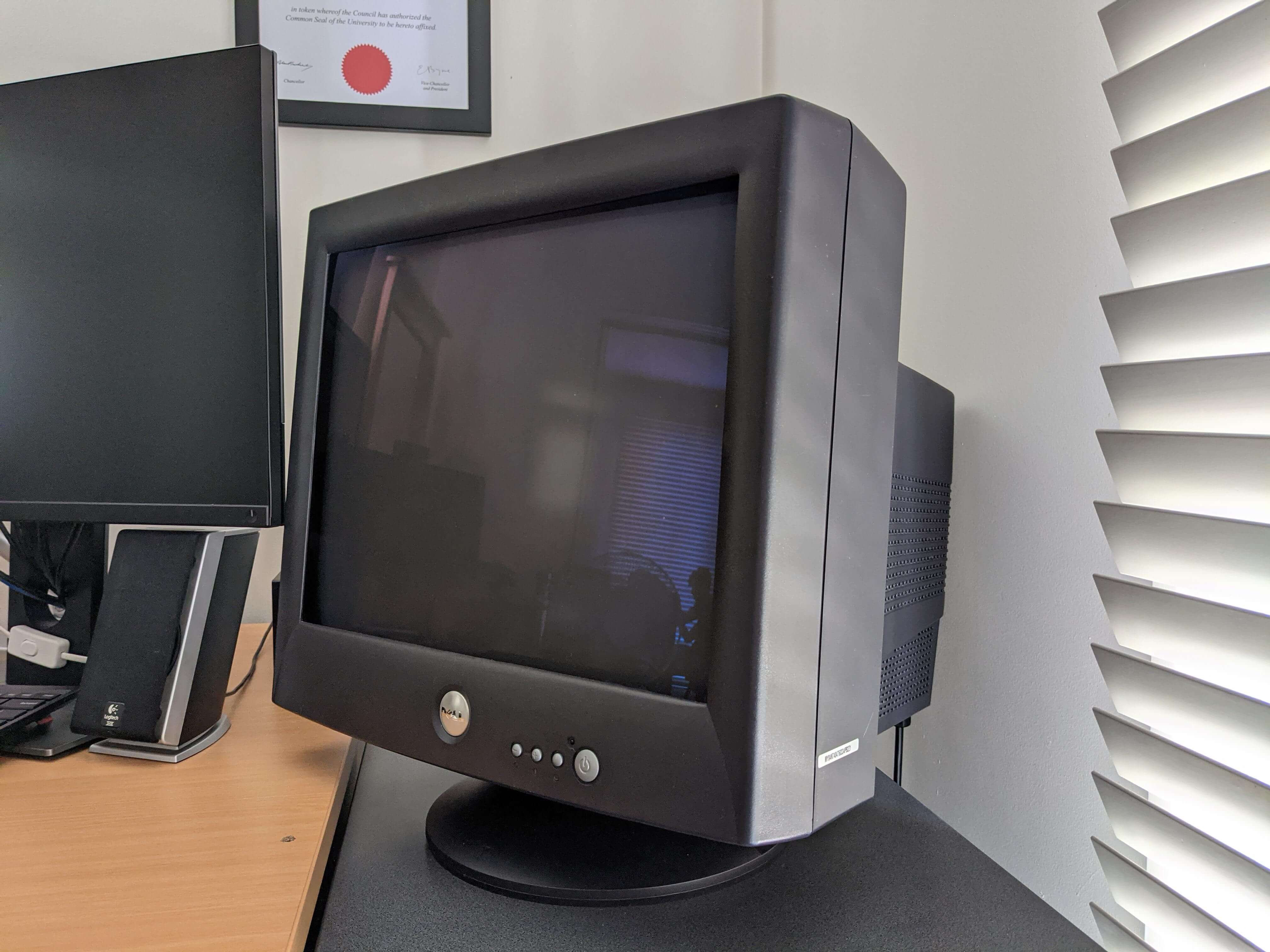 Dell M992 CRT monitor